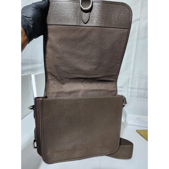 Authentic Louis Vuitton Taiga Leather Roman PM Bag Brown - Picture 5 of 15